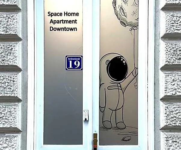 Space - Downtown * Viena